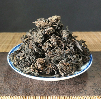 2015 Menghai Mountainous ancient tea tre